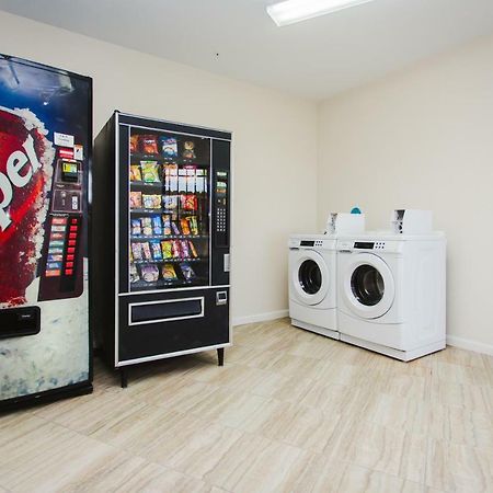 Scottish Inn & Suites Baytown Buitenkant foto