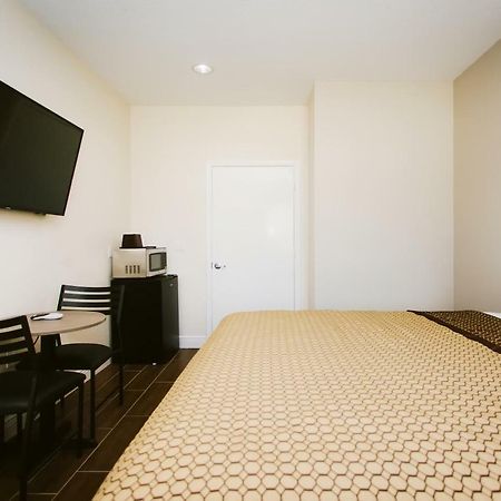Scottish Inn & Suites Baytown Buitenkant foto
