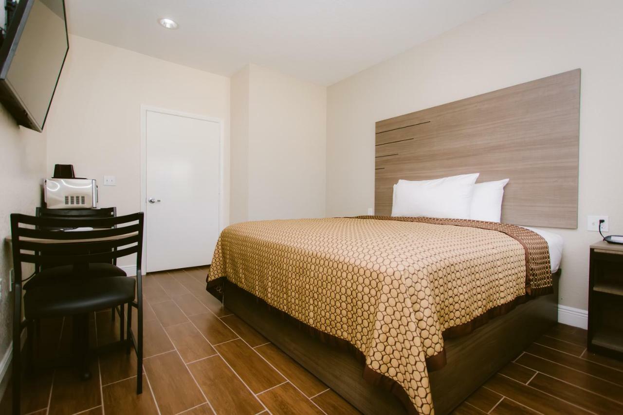 Scottish Inn & Suites Baytown Buitenkant foto