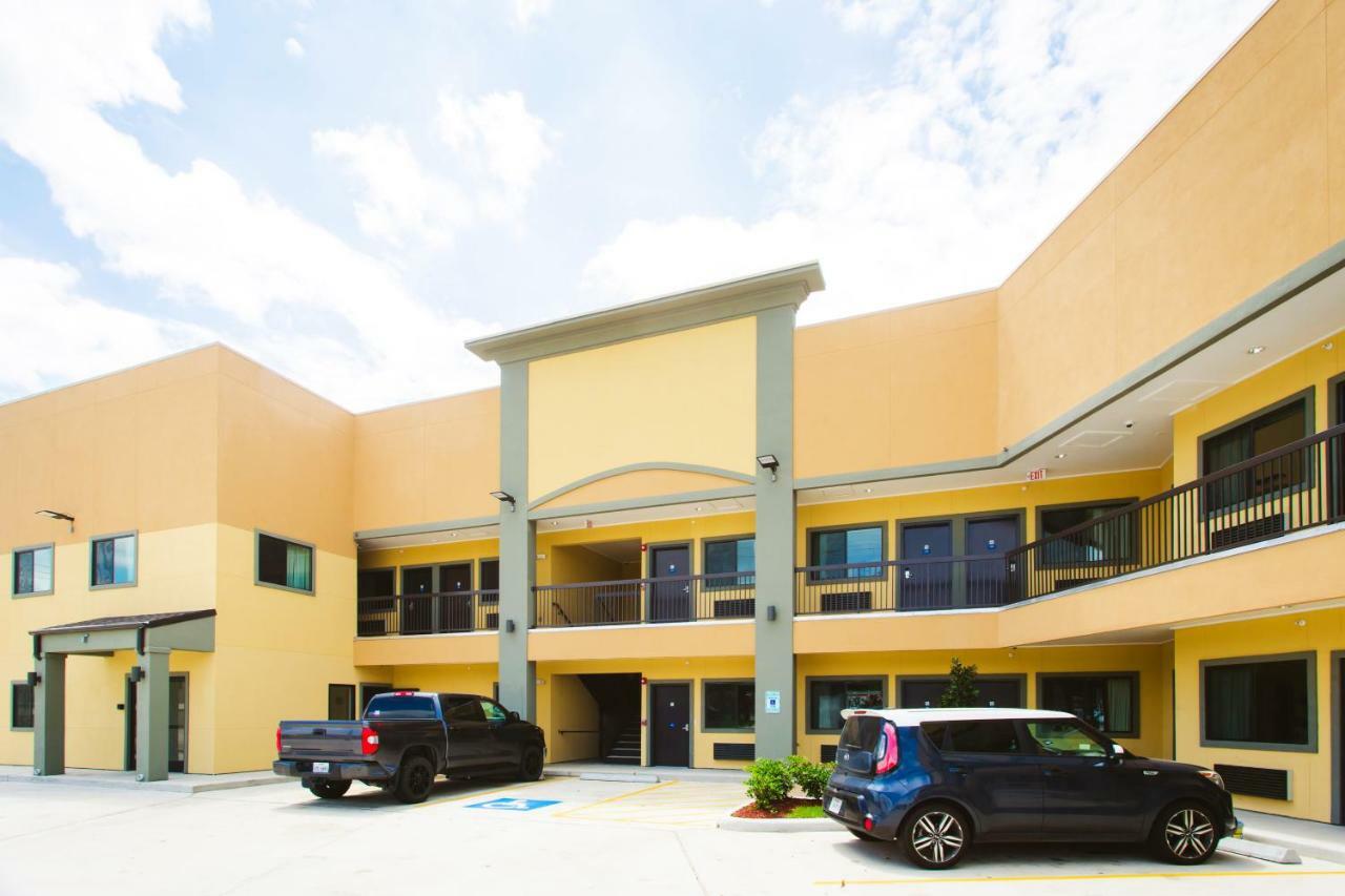 Scottish Inn & Suites Baytown Buitenkant foto